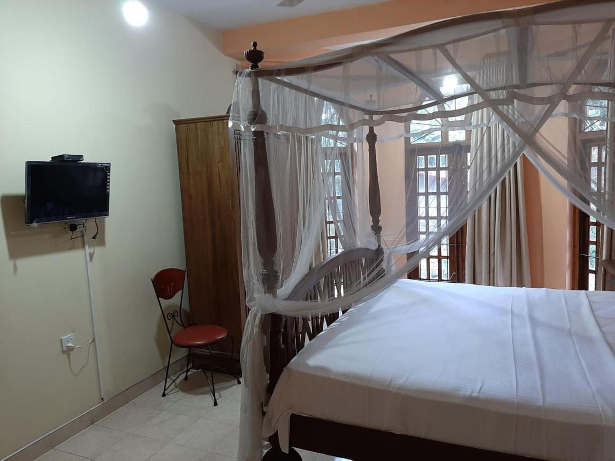 The Golden Residence Kegalle Exterior photo